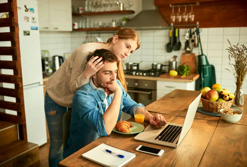 Sposati e Separati: Avvenne Tutto in un Anno Sposati e Separati: Avvenne Tutto in un Anno